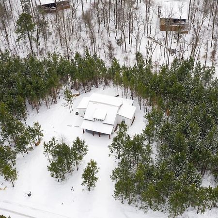 Bella Luna Cabin - Cozy Farmhouse Cabin, Private Deck, Swing Set, Fire Pit, Hot Tub Villa Broken Bow Eksteriør bilde