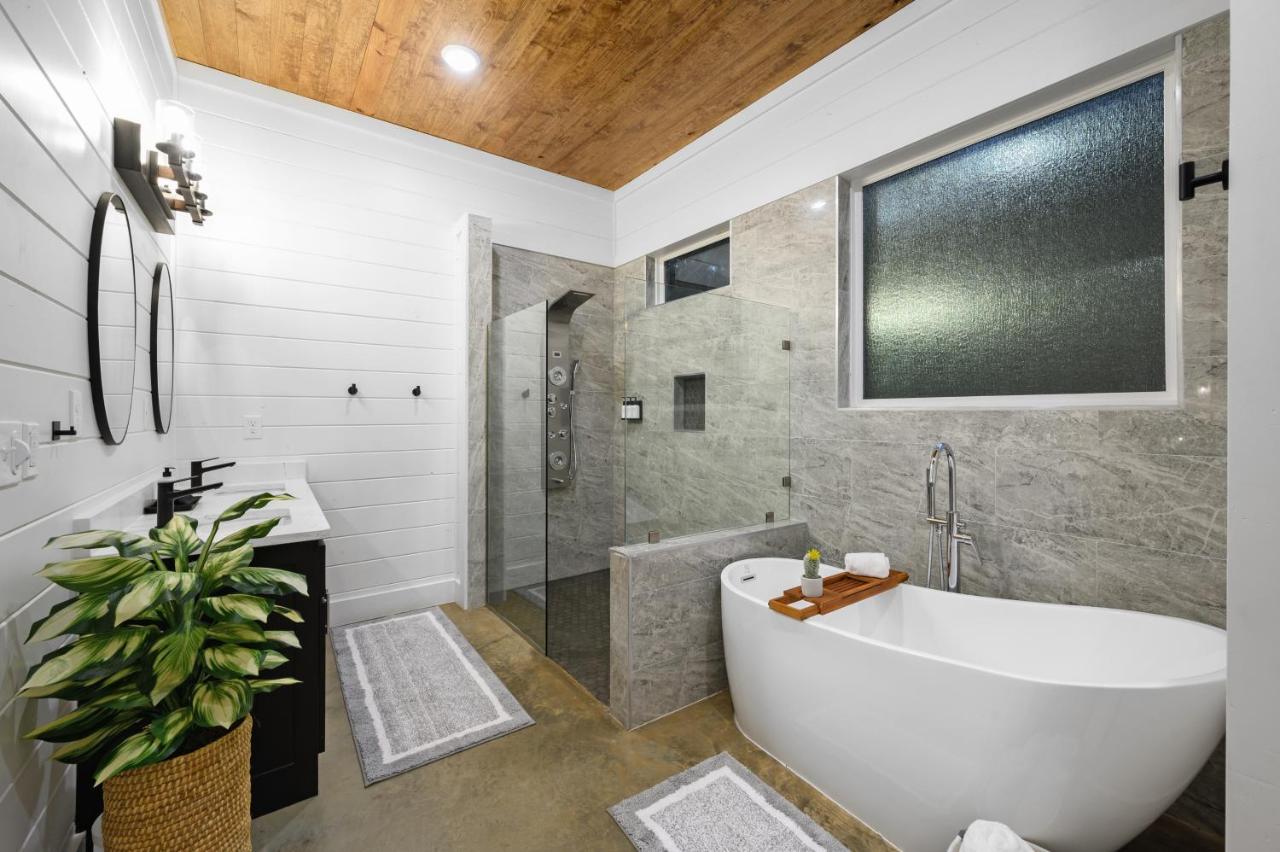 Bella Luna Cabin - Cozy Farmhouse Cabin, Private Deck, Swing Set, Fire Pit, Hot Tub Villa Broken Bow Eksteriør bilde