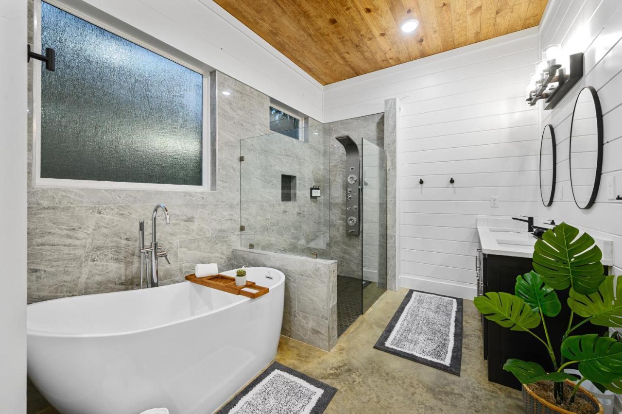 Bella Luna Cabin - Cozy Farmhouse Cabin, Private Deck, Swing Set, Fire Pit, Hot Tub Villa Broken Bow Eksteriør bilde