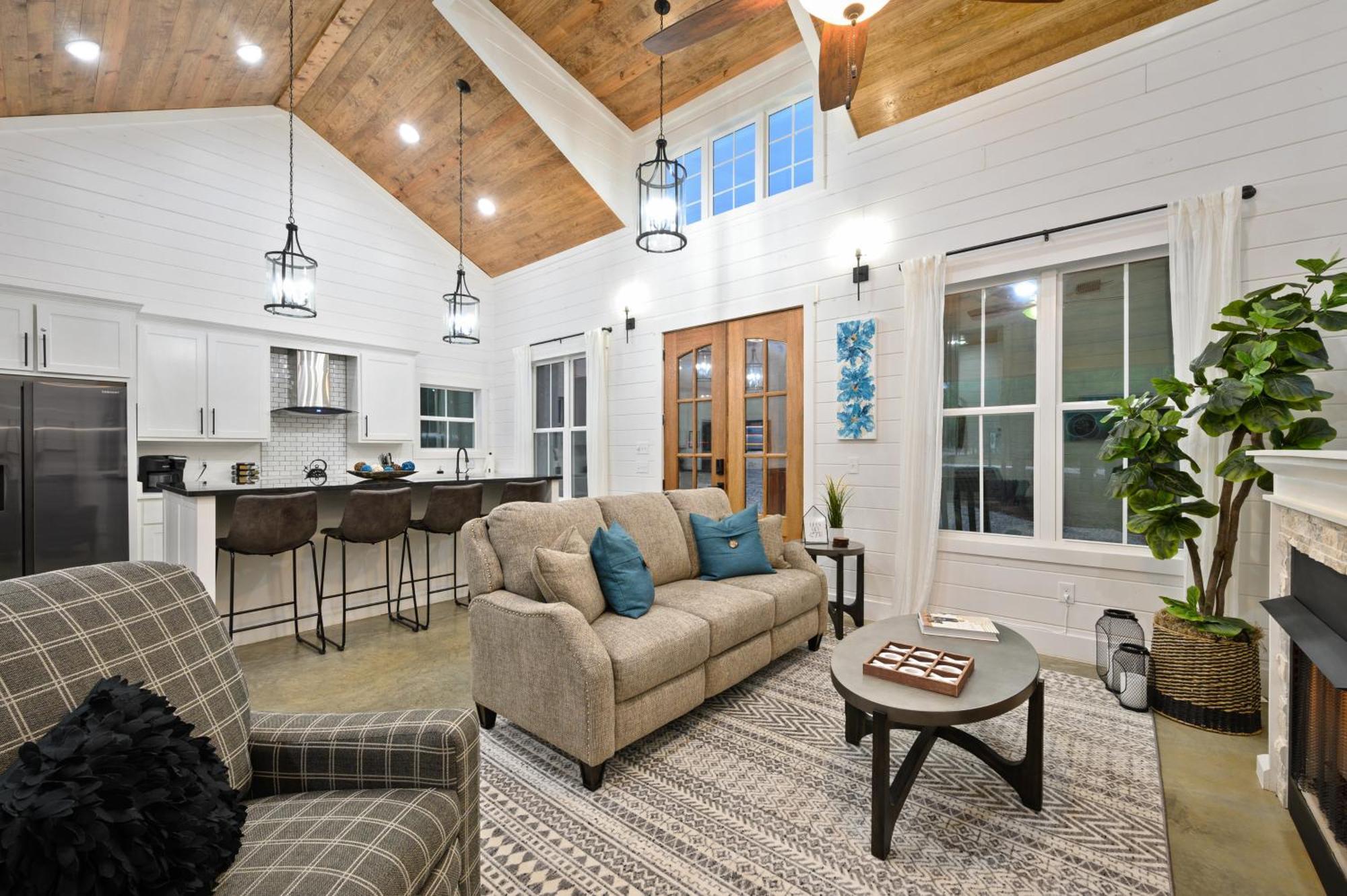Bella Luna Cabin - Cozy Farmhouse Cabin, Private Deck, Swing Set, Fire Pit, Hot Tub Villa Broken Bow Eksteriør bilde