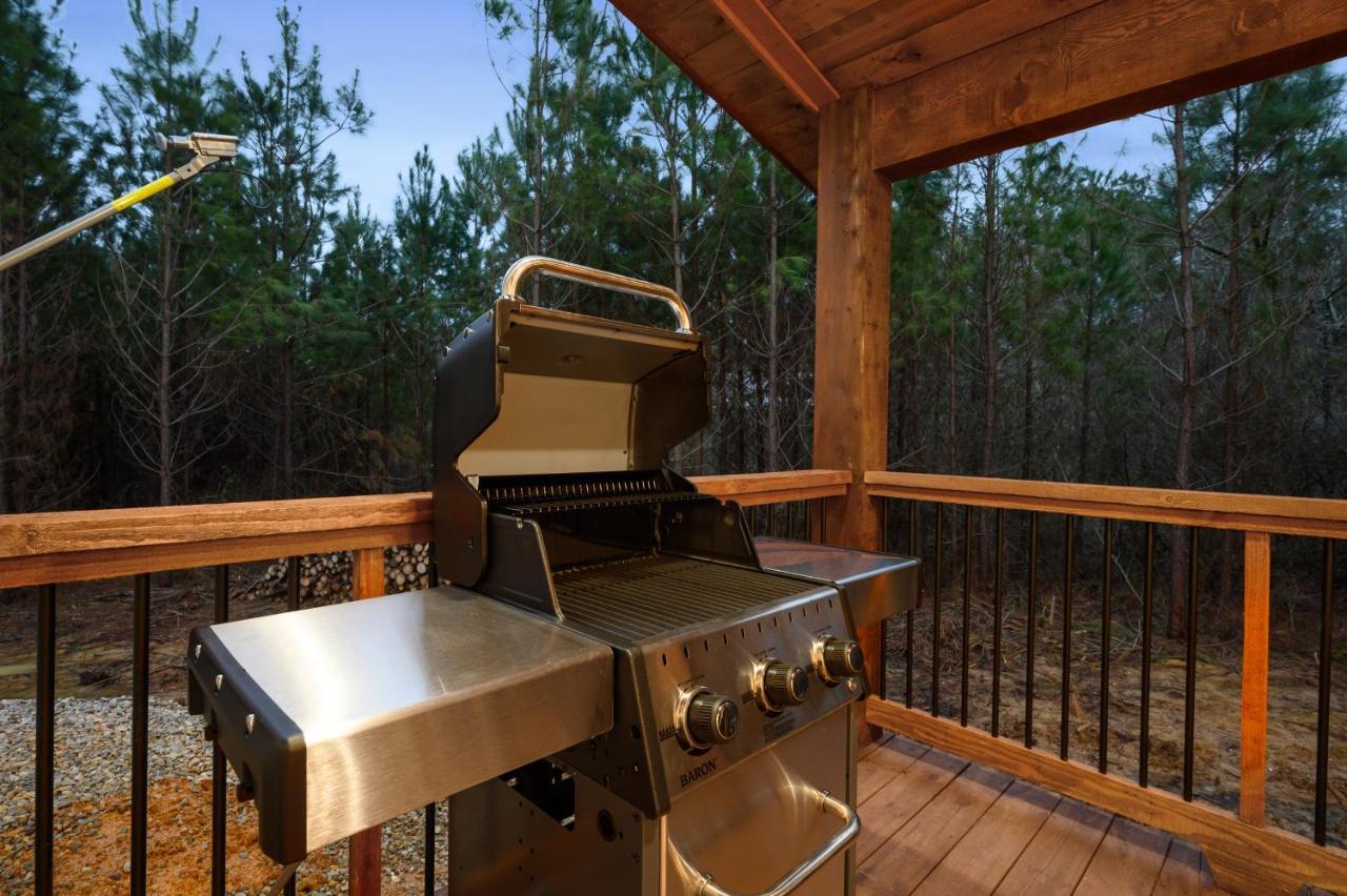 Bella Luna Cabin - Cozy Farmhouse Cabin, Private Deck, Swing Set, Fire Pit, Hot Tub Villa Broken Bow Eksteriør bilde