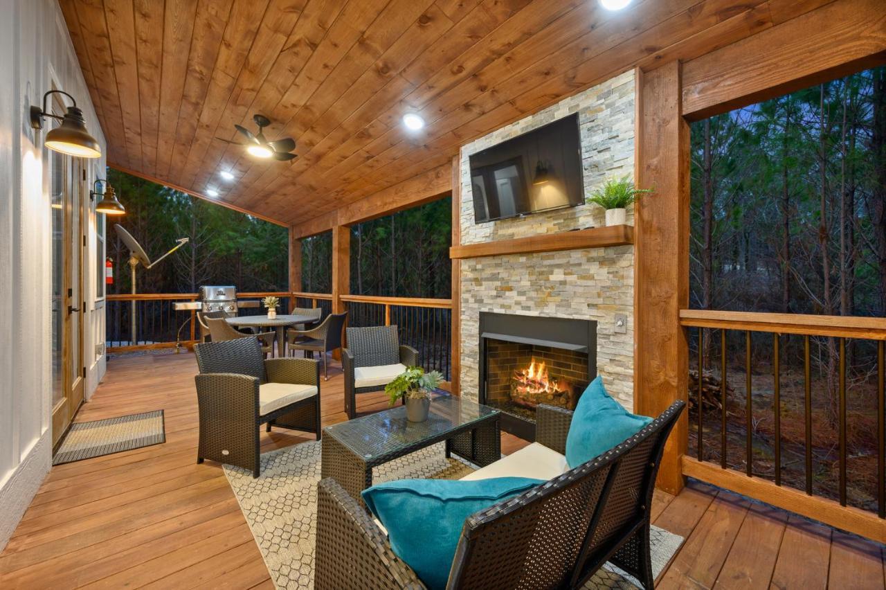 Bella Luna Cabin - Cozy Farmhouse Cabin, Private Deck, Swing Set, Fire Pit, Hot Tub Villa Broken Bow Eksteriør bilde