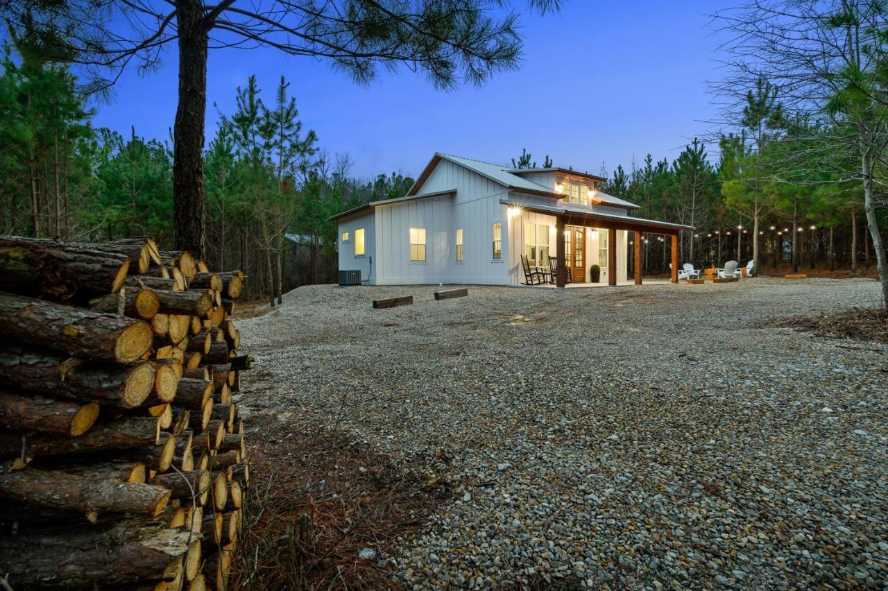 Bella Luna Cabin - Cozy Farmhouse Cabin, Private Deck, Swing Set, Fire Pit, Hot Tub Villa Broken Bow Eksteriør bilde